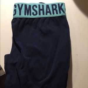 Gym shark leggings